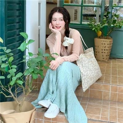 亲妈重生后，深陷儿子争宠修罗场